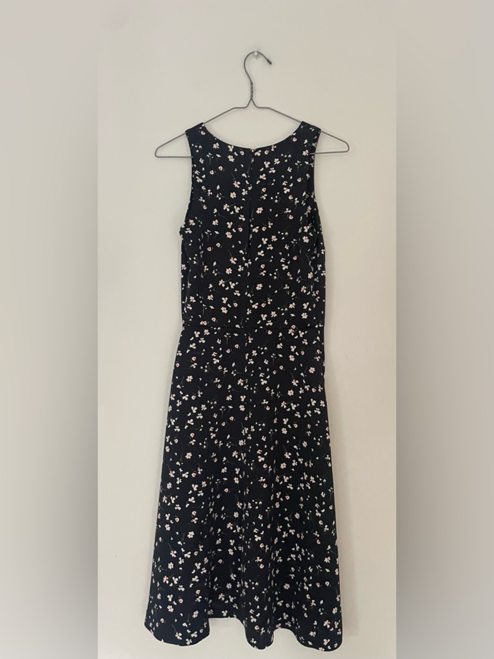 Banana Republic Floral Midi Dress Navy White Fit and Flare Size 4 - Picture 3 of 9